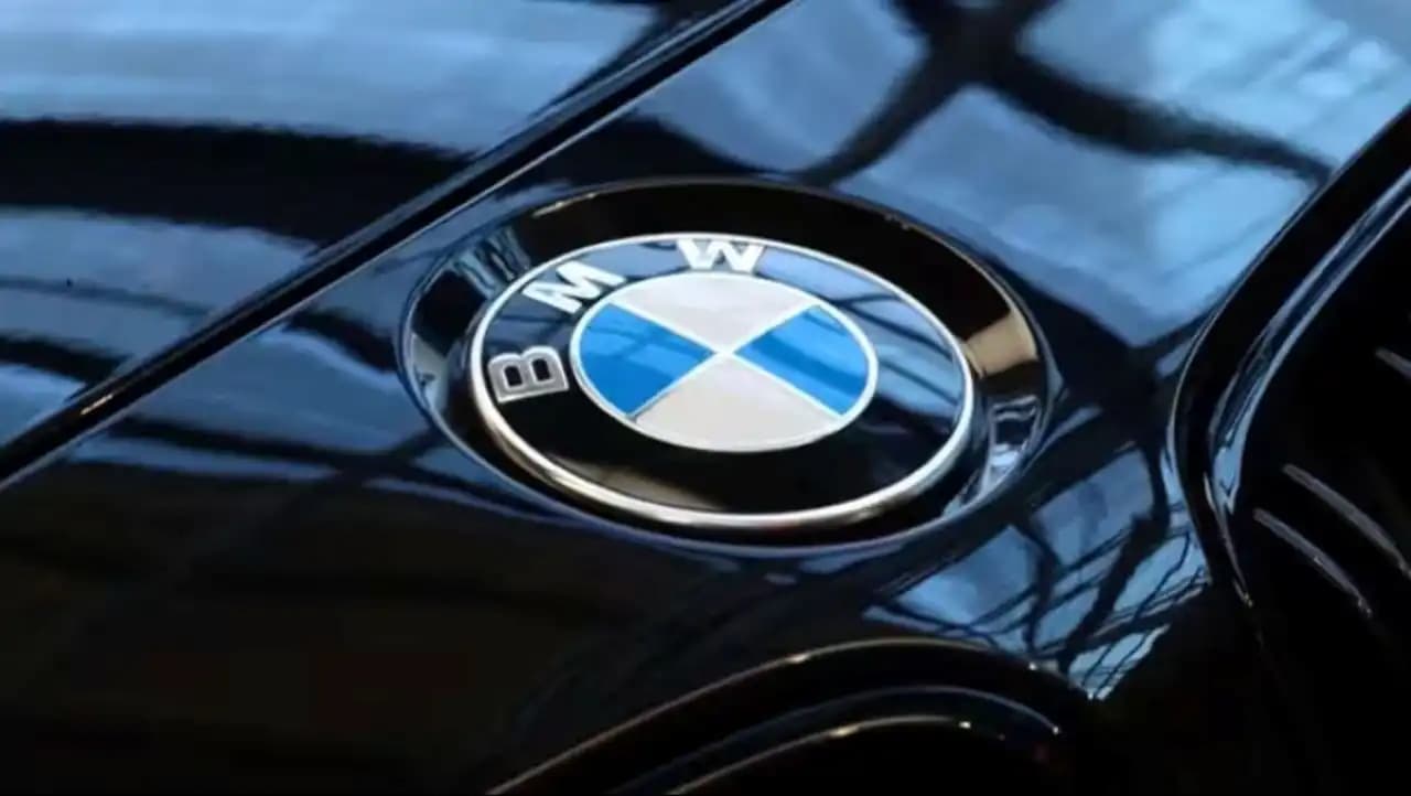 BMW HR Portal Reportedly Crashes as 40,000 Employees Check Exit Offers