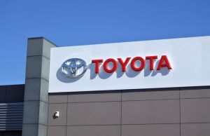 Toyota agrees to average annual wage hike of 9,200 yen per month