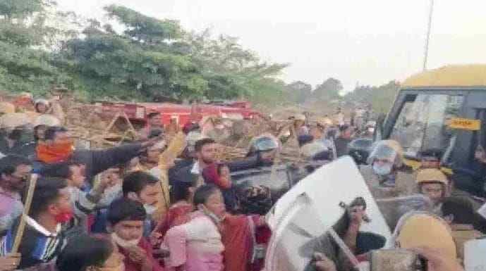 Contractual workers protest at Chhattisgarh power plant, 20 cops hurt