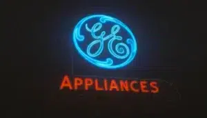 GE Offers Student Programs, Internships, Setting New Standards