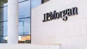 JPMorgan CEO Jamie Dimon Warns Job-Hopping Analysts