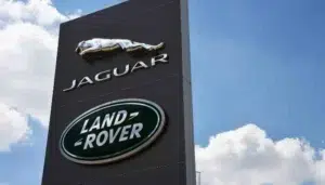 Jaguar Land Rover to Cut 500 Management Jobs