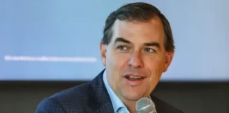 AWS CEO Warns Against Replacing Junior Employees with AI