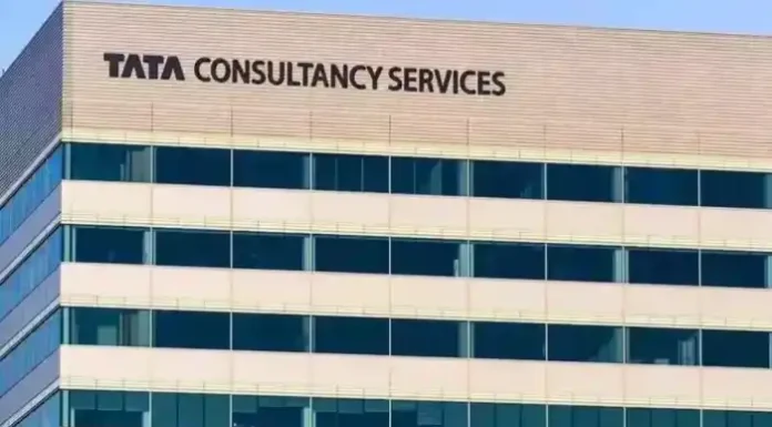 TCS Employees Protest Layoffs and New Work Policy in Bengaluru